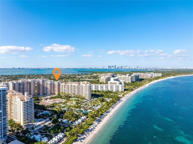 Foto del edificio - 781 Crandon Blvd