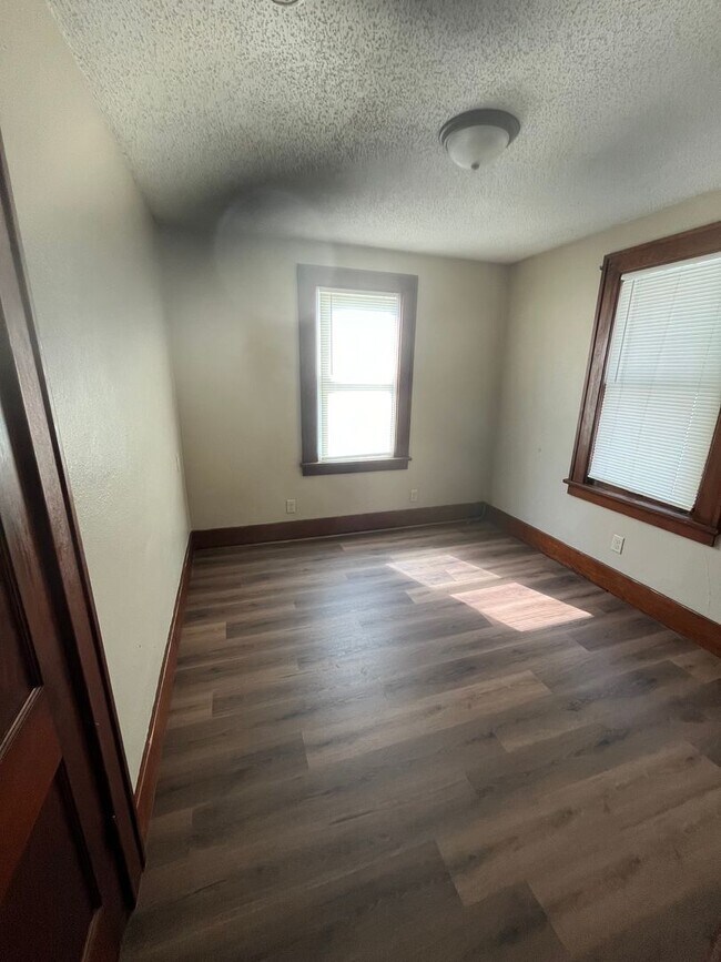 Foto del edificio - Cute 2 bedroom bungalow $795