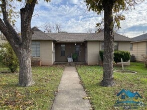 Building Photo - 2431 San Antonio St