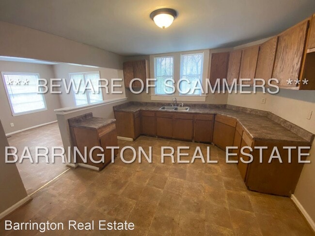 Building Photo - 4 br, 1 bath House - 3008 Lawn Avenue SW