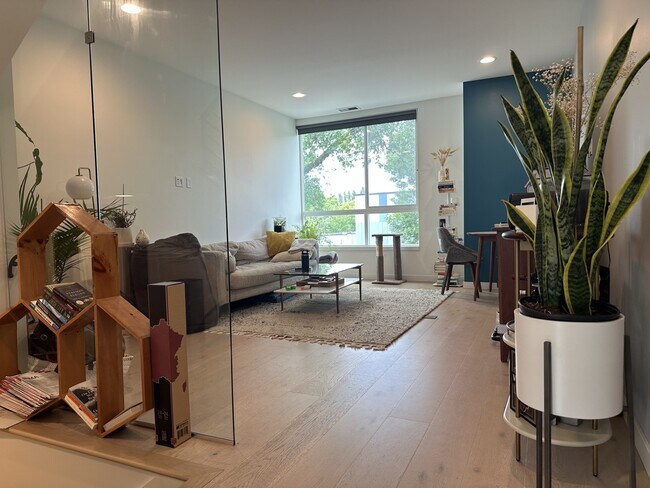 Sala de estar - 106 22nd Ave S