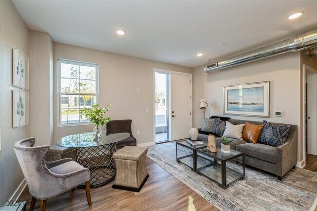 Foto del edificio - 450 SW 7th St