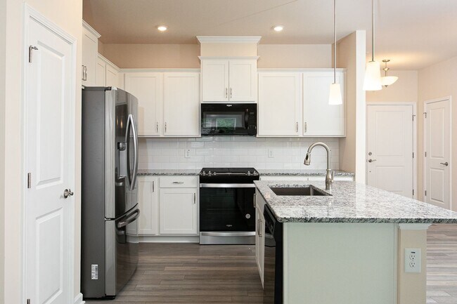 Foto del edificio - Beautiful 3 bedroom, 2.5 bath townhome in ...