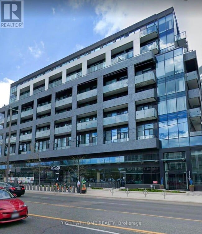 Building Photo - 4208 Dundas St W