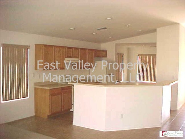 Building Photo - 2324 W Darrel Rd
