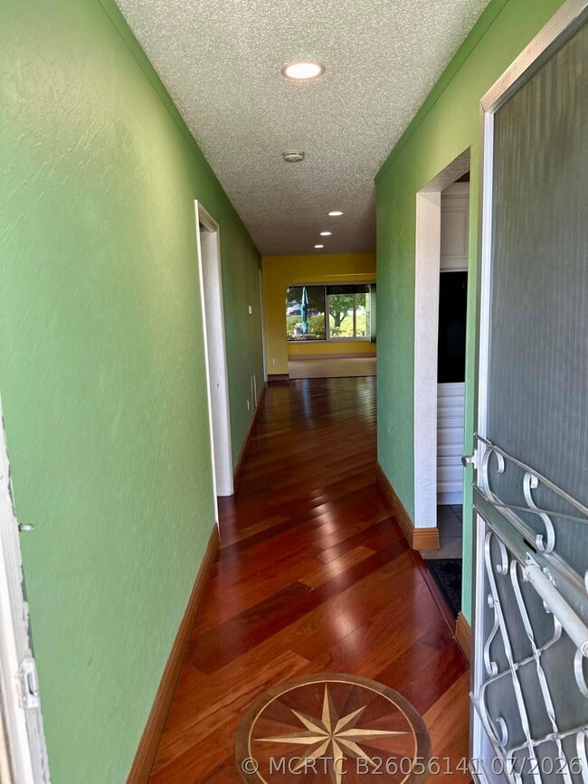 Building Photo - 2886 Fernley Dr E