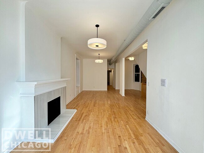 Building Photo - 1500 N Wells St