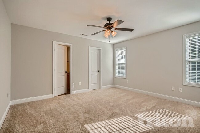 Foto del edificio - 340 Belvedere Dr NW