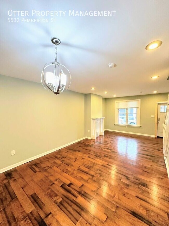 Foto del edificio - 5532 Pemberton St
