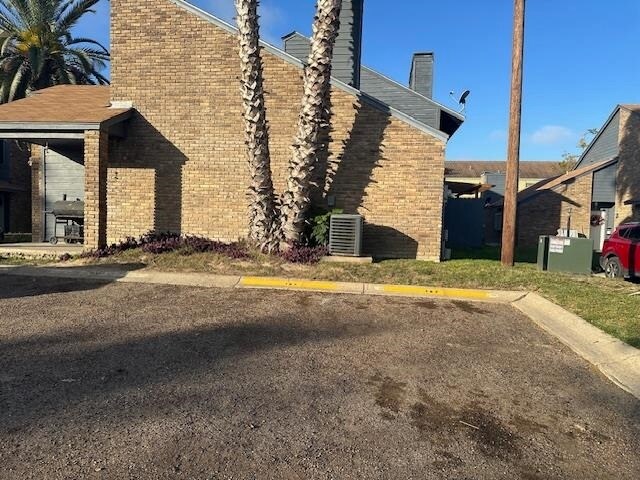 Building Photo - 210 E Del Mar Blvd
