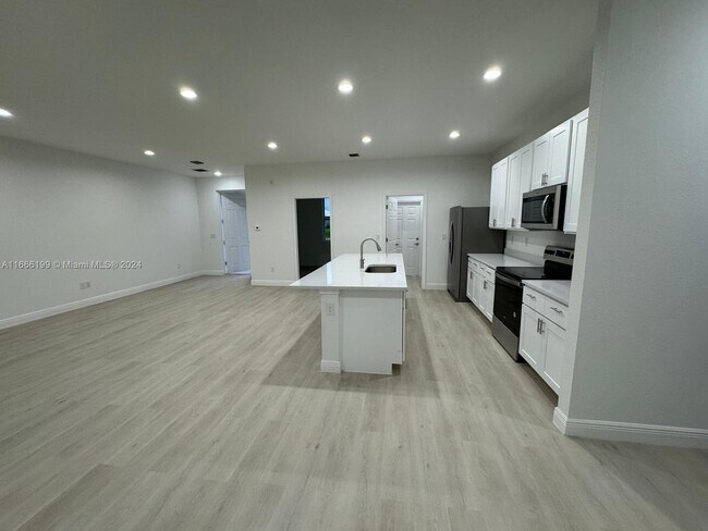 Building Photo - 6026 Joy Ct