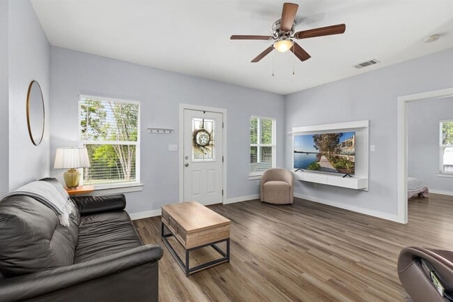 Foto del edificio - 2305 Indian Creek Rd