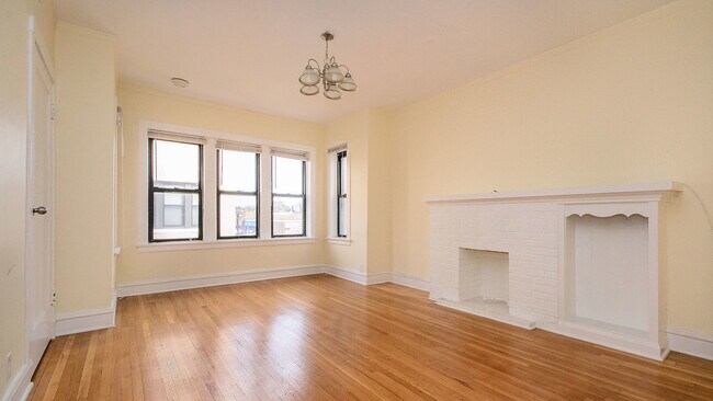 Building Photo - 4214 N Pulaski Rd