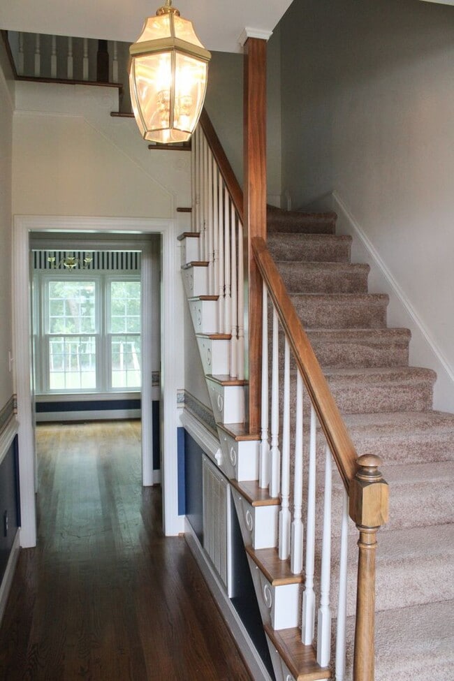 Building Photo - 4400 Dewfield Dr N