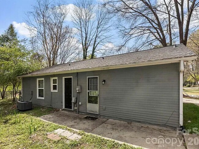 Building Photo - 5307 Dawndeer Ln