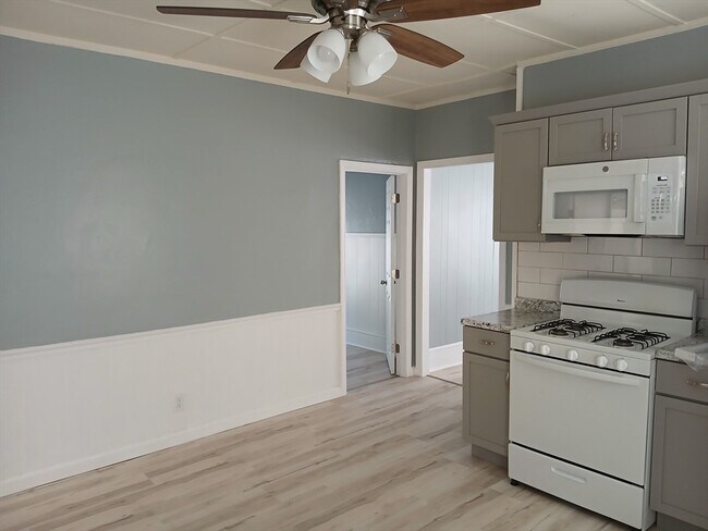 Foto del edificio - 599 Cottage St