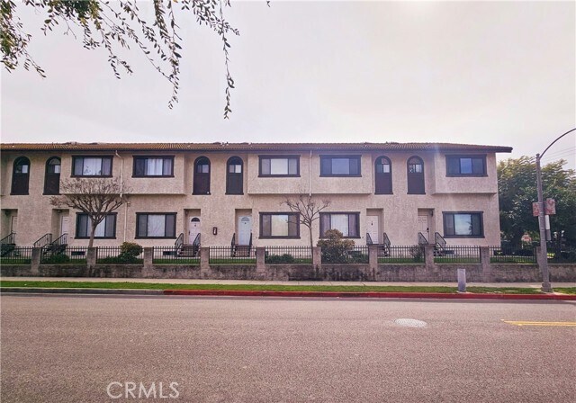 Primary Photo - 2500 S Fremont Ave
