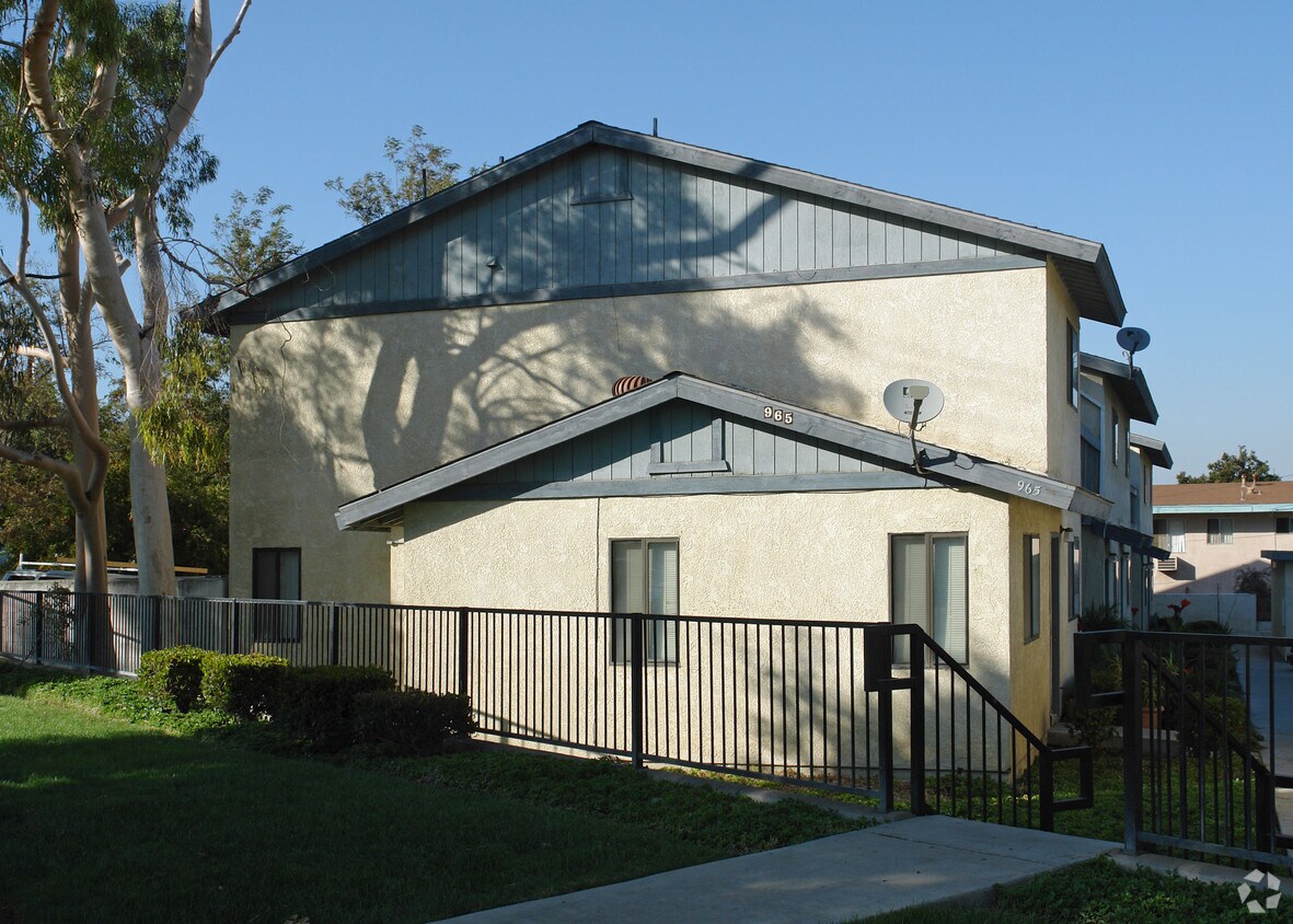 Primary Photo - 965 S Smith Ave