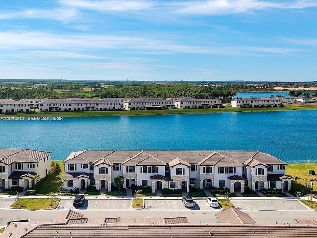 10100 SW 228 TERR - 10100 SW 228 TERR House