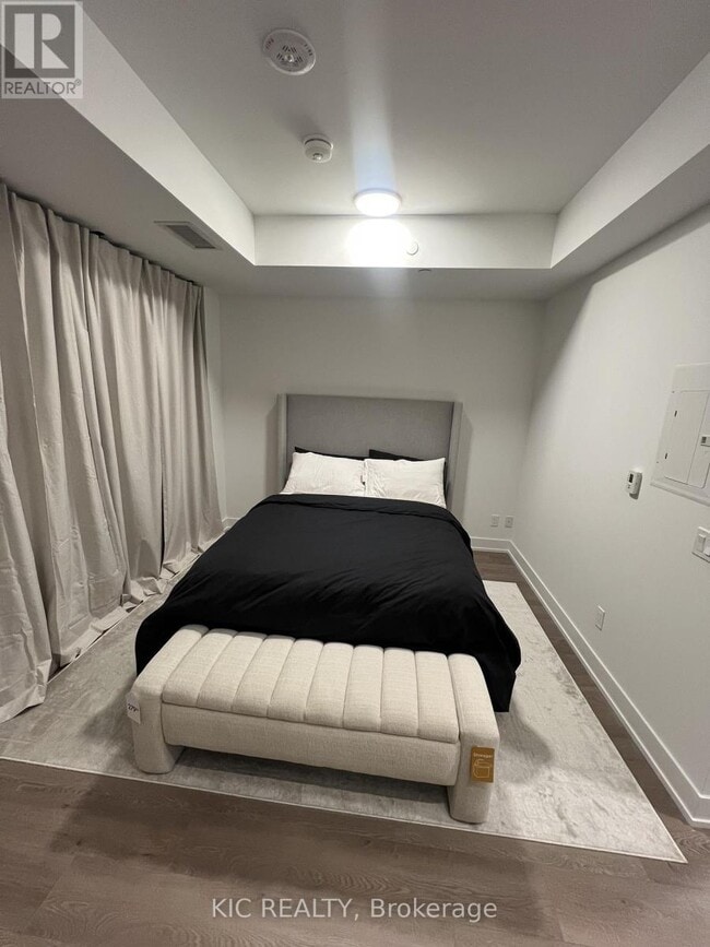 Building Photo - 308 Jarvis St