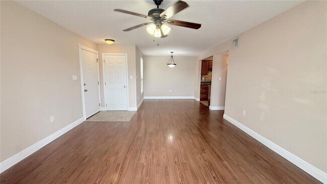 Building Photo - 524 Orange Dr