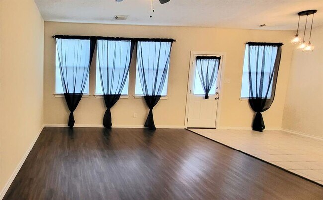 Foto del edificio - 2947 Hackamore Hollow Ln