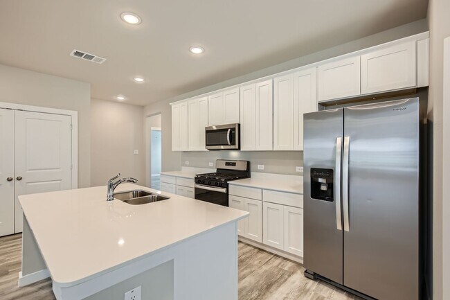 Building Photo - 4019 Dayton Dr
