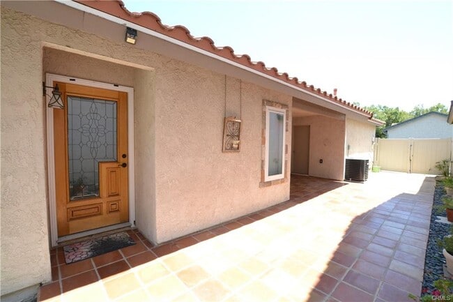 Building Photo - 5 Lemon Grove