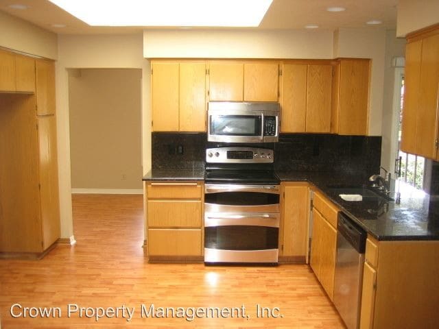 Building Photo - 3 br, 2 bath House - 5044 Summerfield Dr SE