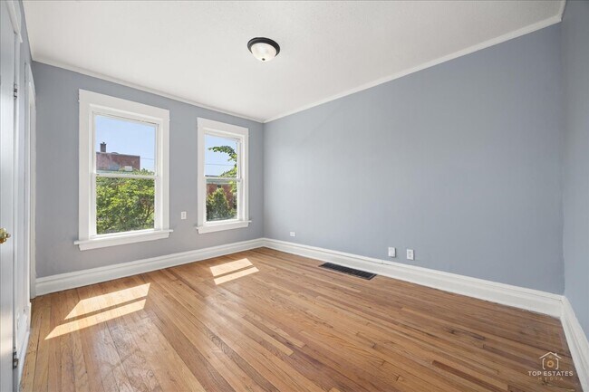 Foto del edificio - 3616 N Kedzie Ave