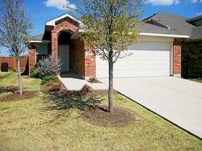 Building Photo - 1408 Silver Maple Ln