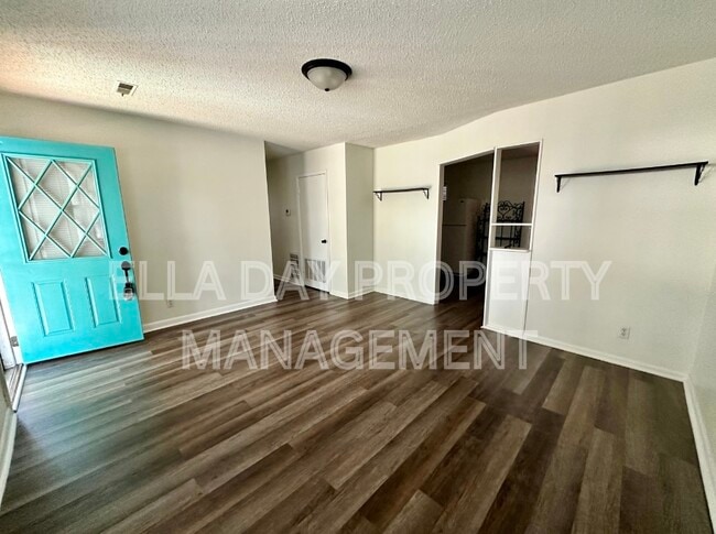 Foto del edificio - 1815 E Gary St