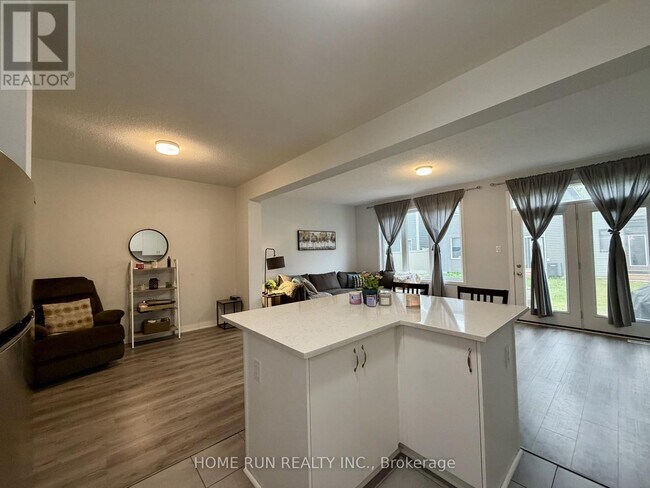 Building Photo - 216 Billrian Cres