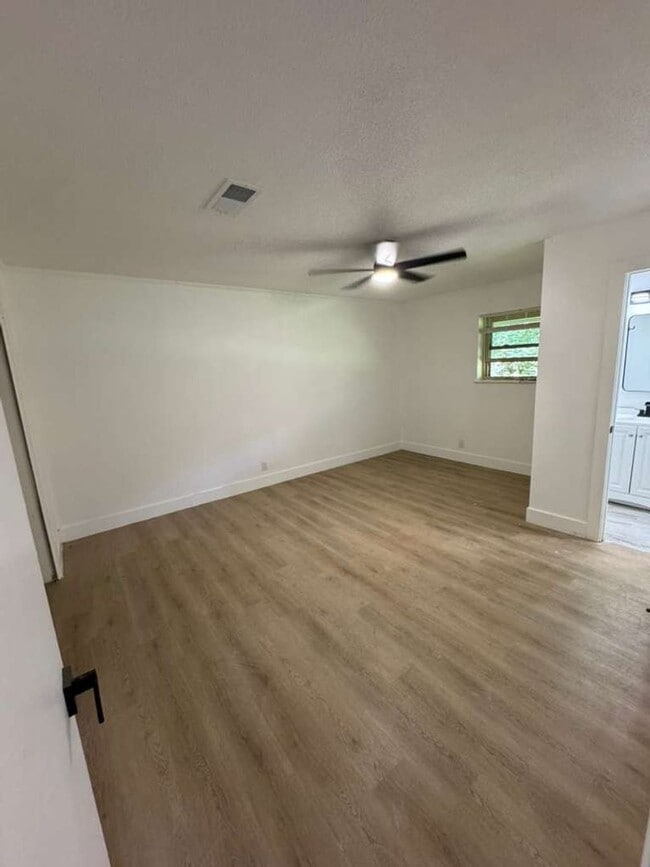 Foto del edificio - Gorgeous all renovated Home in Vidor, TX!.