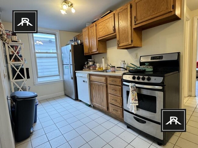 Photo - 4 bedroom in Brookline MA 02446 Apartment