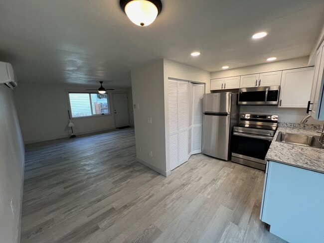 Building Photo - 7322 N Albina Ave