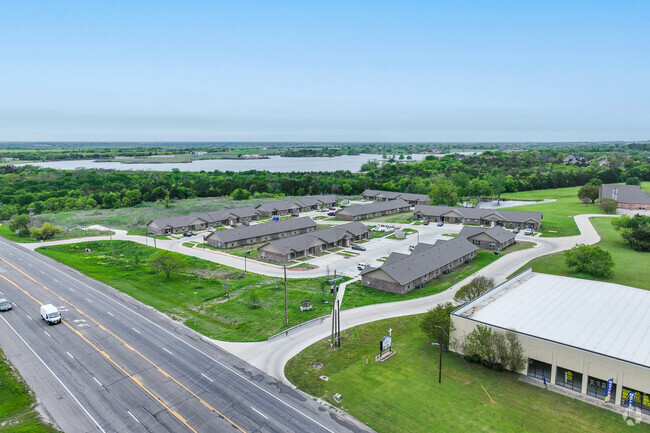 Context - LakeRidge Villas