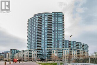 Building Photo - 231 Fort York Blvd