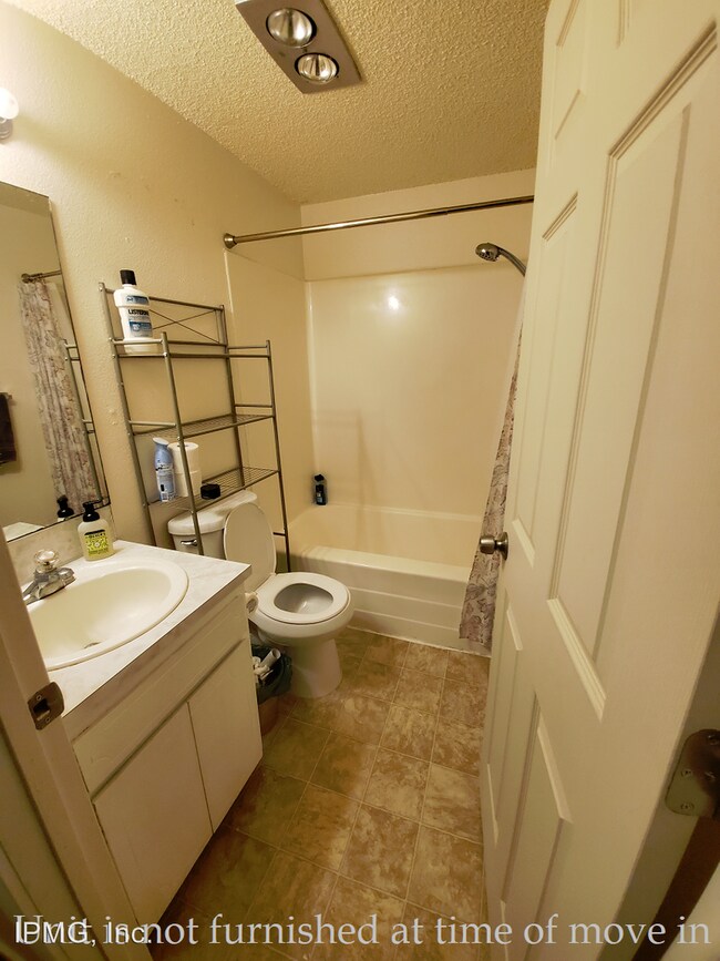 Foto del edificio - 831-837 NW Oak Ave