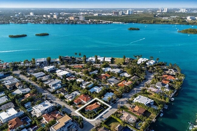 Photo - 10110 E Broadview Dr House