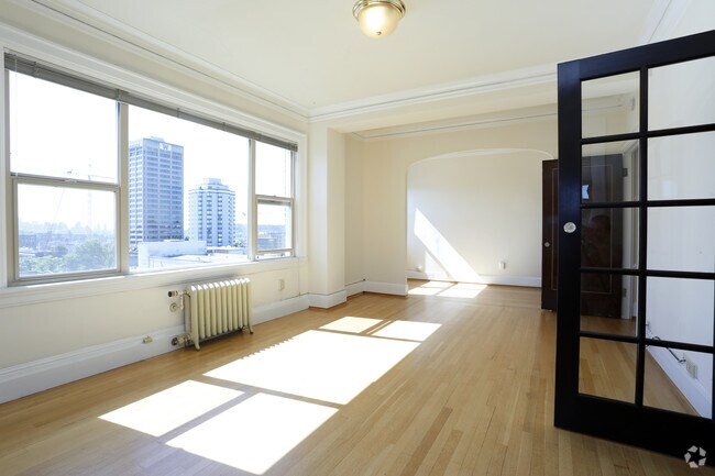 Foto del interior - Yugo Seattle Wilsonian