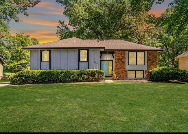 Building Photo - 6809 Lakeshore Dr