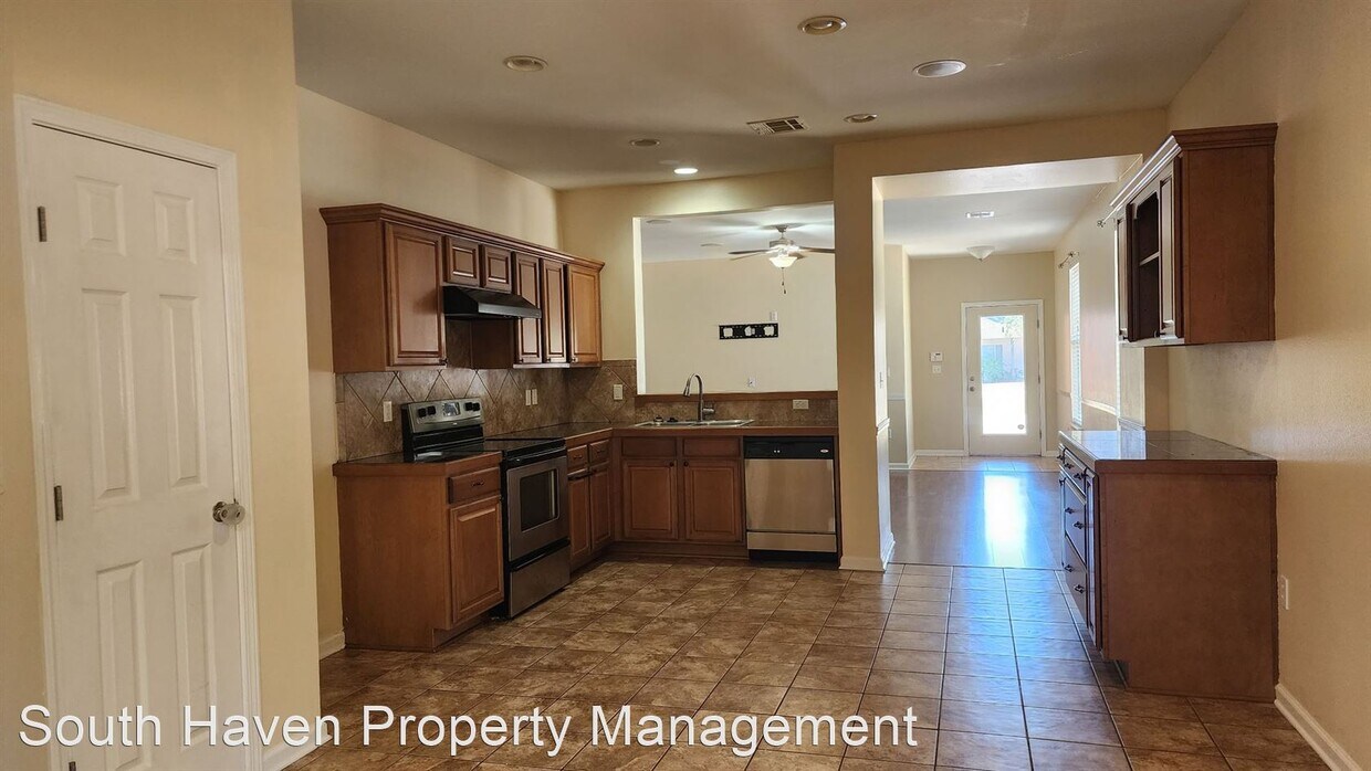Building Photo - 4 br, 2 bath House - 13515 Rose Drive