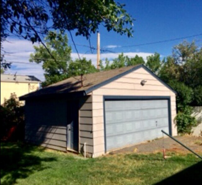 Building Photo - 2739 S Knox Ct
