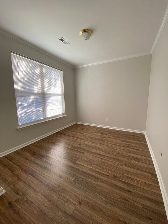 Building Photo - Exclusively Offered by Muse Realty, LLC