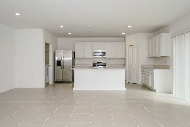 Foto del edificio - Brand-New 5-Bed, 2.5-Bath Home for Rent in...