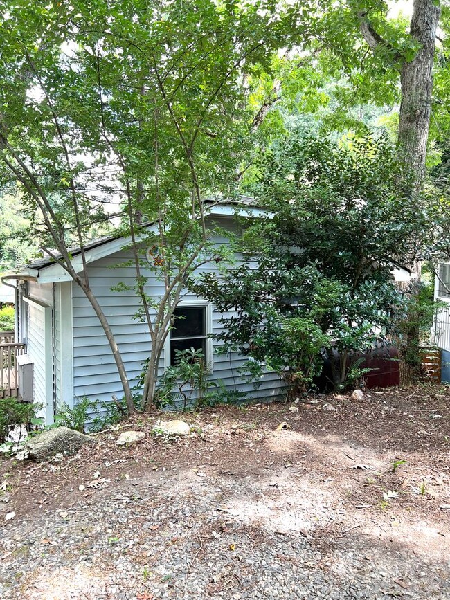 Foto del edificio - 1 Bedroom cottage, great Asheville location!