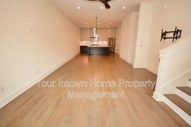 Foto del edificio - 550 N Highland Ave NE