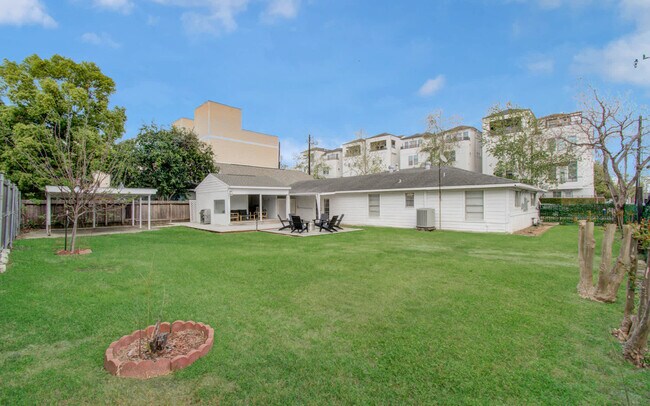 Foto del edificio - 2103 Radcliffe St