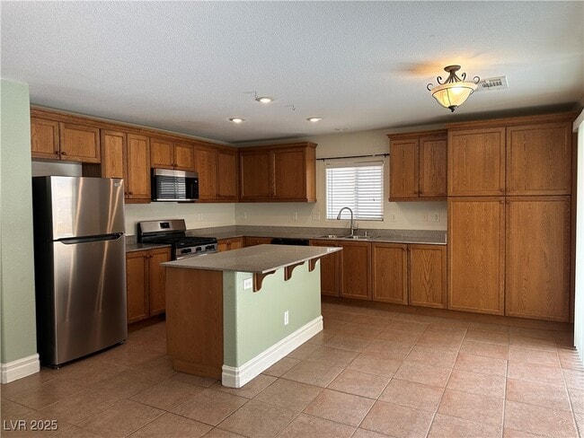 Building Photo - 362 Dogleg Dr